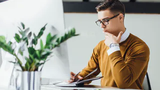 Узнайте, кем работают мужчины с низким уровнем тестостерона: 5 профессий для спокойной жизни