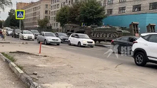 На улице Каширина в Рязани заметили военные грузовики