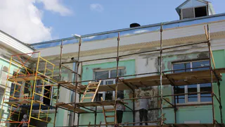 Нарушение сроков и залитие квартир: депутаты обсудили капитальный ремонт