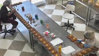 Семьи участников СВО посетили фабрику «Покровский пряник»