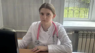 Три выпускницы брянских медколледжей начали работать в поликлиниках