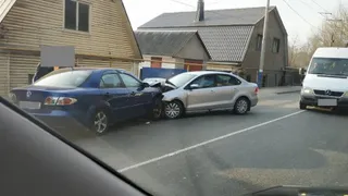 Серьёзная авария парализовала движение в Брянске