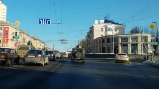 На пересечении Вокзальной и Первомайского проспекта разрешили поворот налево. Центр города встал в пробках