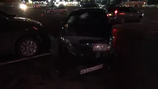 На автопарковке ТЦ "Премьер" несовершеннолетний протаранил четыре автомобиля