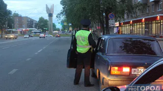 Почему нельзя пить воду за рулем и пропускать пешеходов? Необычные ПДД разных стран