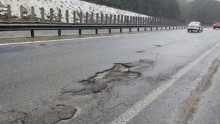 На трассе М-7 «Волга» в Вязниковском районе выявили опасные выбоины на дороге