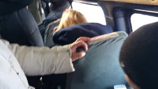 В Приокском из-за многокилометровой пробки маршрутки выезжали на обочину и срезали путь через дворы