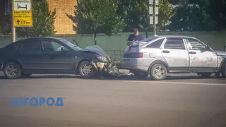 На улице Вокзальной столкнулись Mazda 3 и ВАЗ-2112