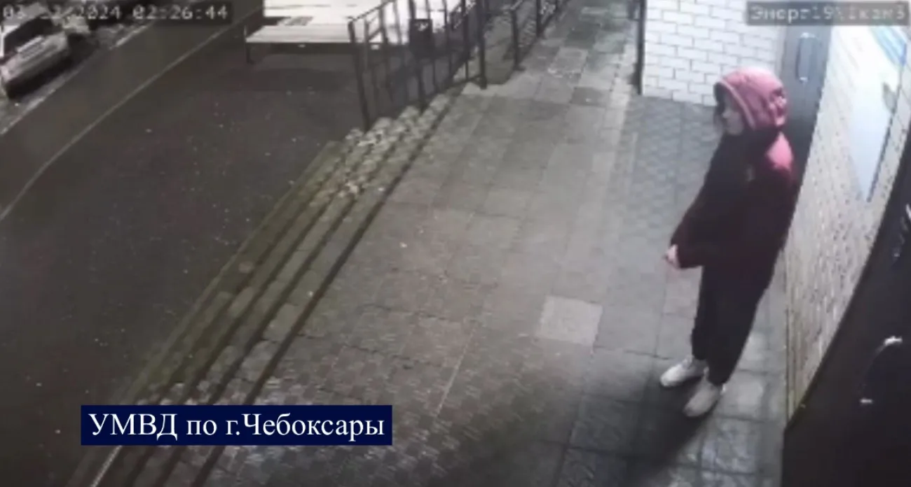 В Чебоксарах разыскивают девушку, подозреваемую в краже велосипеда