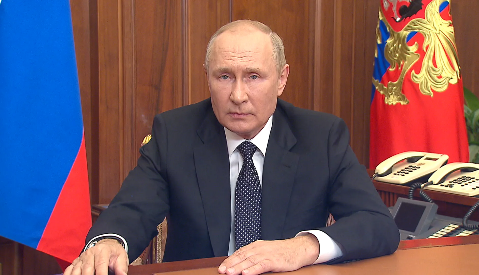 Теперь окончательно и безоговорочно: россиян обрадовали новой путинской выплатой 11 300 рублей