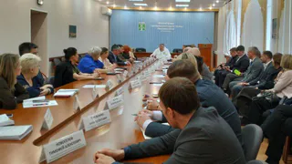 Николай Такаев провёл совещание с депутатами и коммунальщиками Усинска