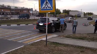 Водитель "Хендай" сбил 14-летнего велосипедиста прямо на пешеходном переходе. Подростка госпитализировали