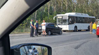 В Рязани на повороте у Воскресенского кладбища произошло ДТП