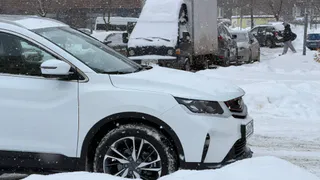 Сегодня в Рязанской области грейдер снес припаркованную машину