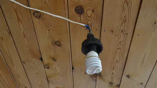 Рязанец жалуется на слабое напряжение: - 70-летняя мама стирает белье вручную