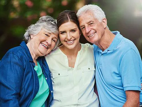 Стало известно, сколько денег россияне готовы тратить на пожилых родственников