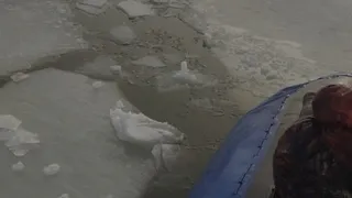 В Казани спасли 73-летнего рыбака, провалившегося под лед на реке Казанка 