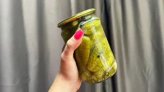 Секрет вкусных огурцов без лишних хлопот: ни маринада, ни кипятка — зимой съедаются в первую очередь