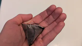 Уходя из дома, закидываю чайный пакетик в унитаз - волшебный совет опытной горничной