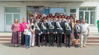 В Брянске для выпускников кадетской школы прозвенел последний звонок: видеорепортаж
