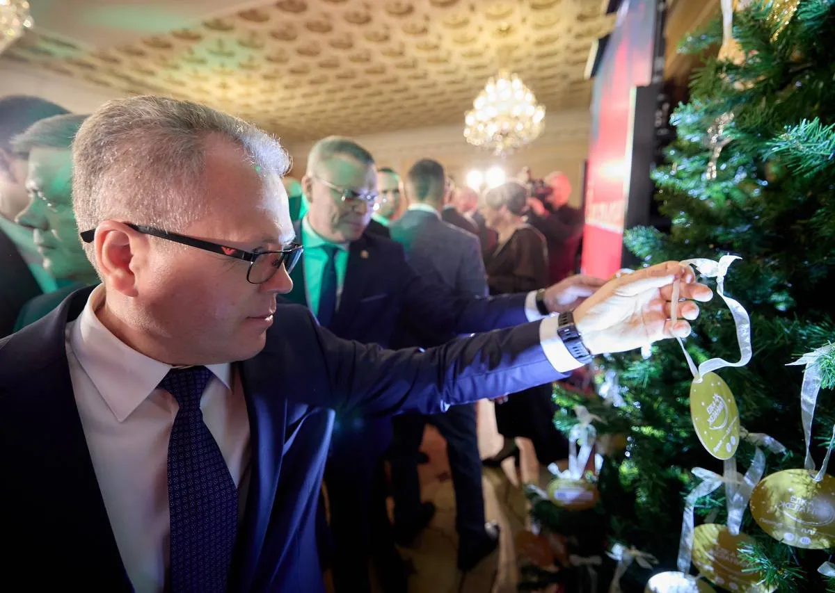 Заместитель губернатора Челябинской области исполнил мечту семилетнего Святослава в рамках акции «Ёлка желаний»