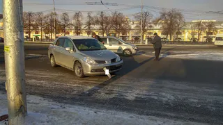 На площади Ленина столкнулись "Хендай" и "Ниссан"