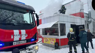 Во Владимире пожар в шаурмичной тушили снегом