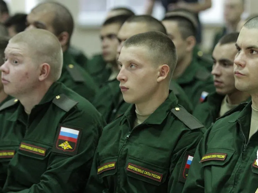 38 новобранцев из Нижнекамска пополнят ряды Вооруженных сил РФ