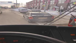 В Брянске водитель  иномарки перекрыл остановку на «Фабрике Десна»