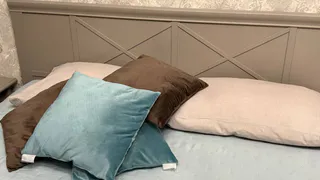 Как просто и быстро почистить подушку — желтые разводы сами сползают: без стирки и химчистки
