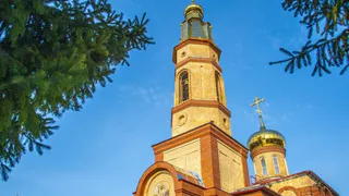 Богослужения и купания в прорубях