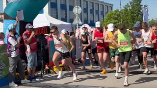 Свыше 600 бегунов участвовали в полумарафоне Забег.РФ в Мстере