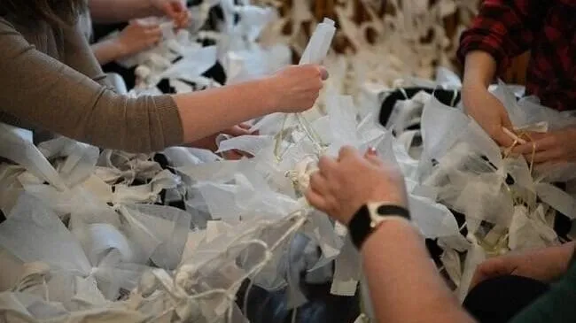 На базе центра АНО "Семья" будут плести маскировочные сети для военнослужащих в зоне СВО