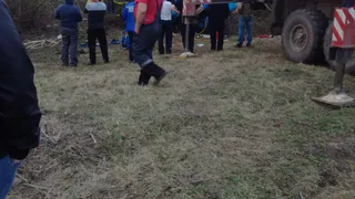 СМИ: в Рязанской области опрокинулся бензовоз с полной цистерной