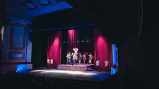 «Любовь в стиле баROCKко»: в театре драмы состоялся показ комедийного спектакля о страсти