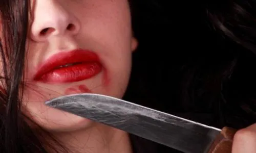Жуть: 29-летняя женщина вскрыла грудному ребенку вены