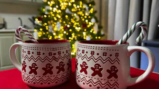 Перестаньте дарить кружки и шампуни: эти 7 простых идей подарков на Новый год 2026 вызовут у друзей бурю эмоций