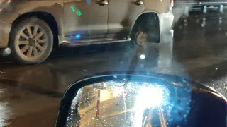 На Солотчинском мосту у внедорожника отлетело колесо и врезалось в другой автомобиль