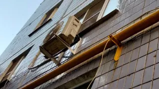 В Рязани девочка выпала из окна. Мы собрали все, что известно