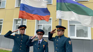 В Коми росгвардейцы поучаствовали в праздновании Дня флага РФ и Дня Коми