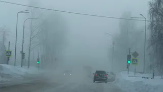 Туман с утра: водителей в Татарстане предупредили об опасности на дорогах