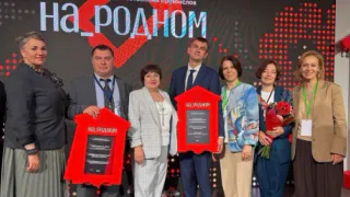 С участием владимирцев коллективу Центра традиционной Мстёрской миниатюры вручили награду