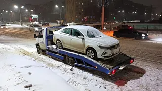 В Чебоксарах продолжается расширение дорог очисткой скоплений снега