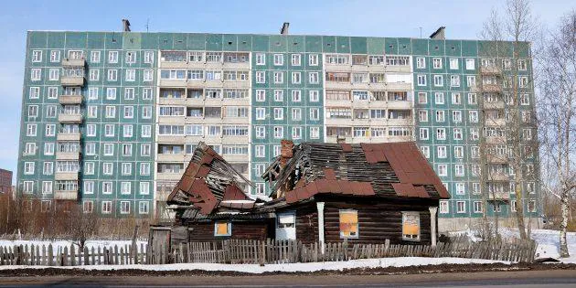 Россиян из аварийного жилья будут расселять по-новому
