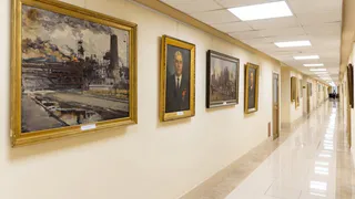 В Совете Федерации открылась выставка магнитогорских художников, посвященная 95-летию города