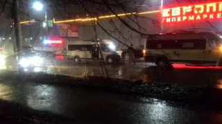 "Удар был сильный": В Песочне столкнулись две маршрутки и "Газель"