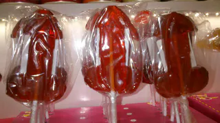 Рязанским детям предлагают леденцы, достойные прилавка секс-шопа