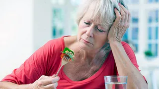 Пенсии хватает только на жизнь впроголодь