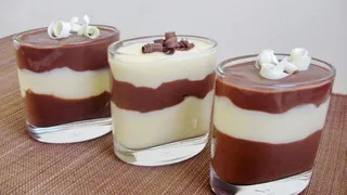 Вкусный и легкий десерт к Новому году: приготовьте ванильно-шоколадный пудинг