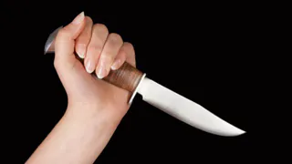 Рязанка чуть не убила сына ножом